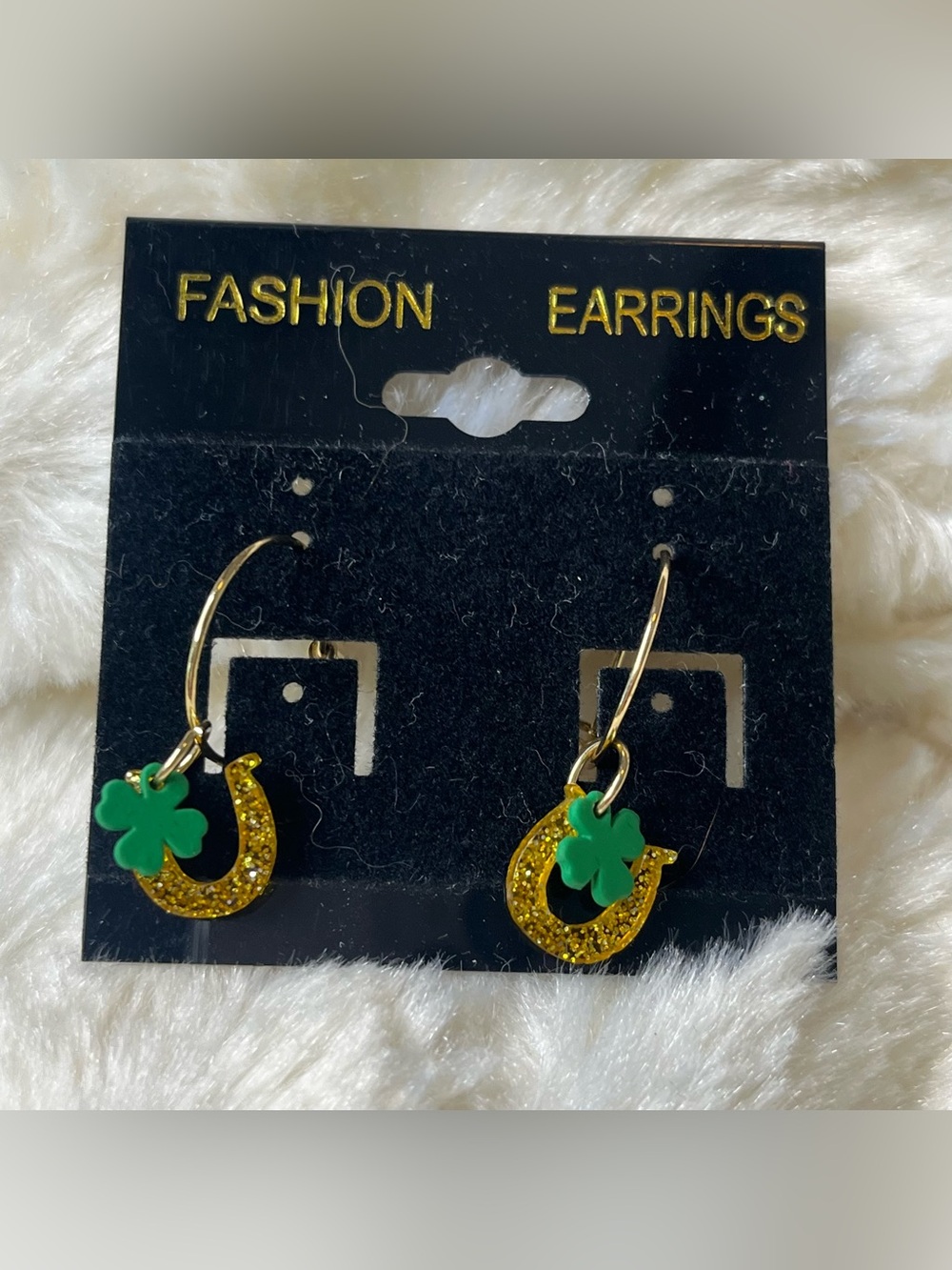 St Patrick’s Day Lucky Clover Horseshoe Earrings Nickel Free New